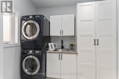 175 Trudeau Drive, Vaughan, ON - Indoor Photo Showing Laundry Room