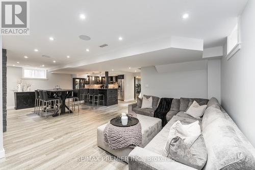 175 Trudeau Drive, Vaughan, ON - Indoor Photo Showing Living Room