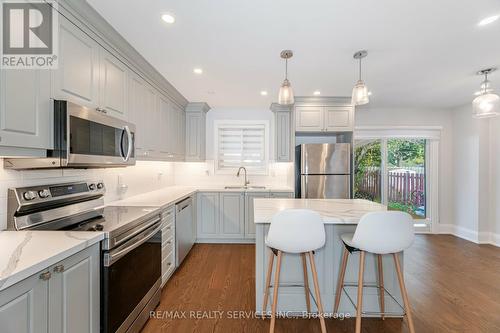 73 Greenwood Crescent, Brampton, ON - Indoor Photo Showing Kitchen With Stainless Steel Kitchen With Upgraded Kitchen