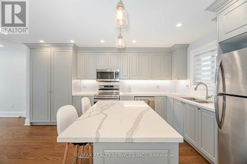 73 Greenwood Crescent, Brampton, ON - Indoor Photo Showing Kitchen With Stainless Steel Kitchen With Double Sink With Upgraded Kitchen