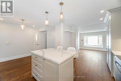 73 Greenwood Crescent, Brampton, ON - Indoor Photo Showing Kitchen