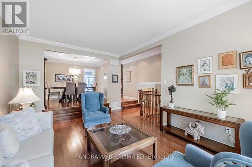 2399 Frayne Court, Mississauga, ON - Indoor Photo Showing Living Room