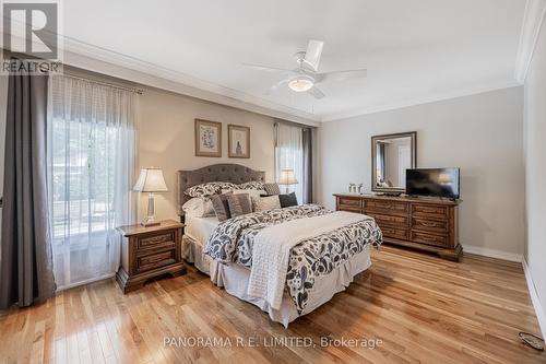 2399 Frayne Court, Mississauga, ON - Indoor Photo Showing Bedroom