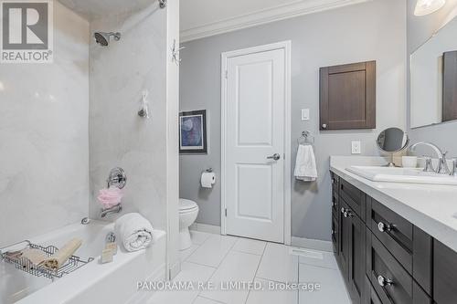 2399 Frayne Court, Mississauga, ON - Indoor Photo Showing Bathroom