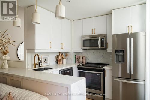 101 - 80 Palace Pier Court, Toronto, ON - Indoor Photo Showing Kitchen With Upgraded Kitchen