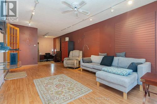 1652 Jane Street, Toronto, ON - Indoor