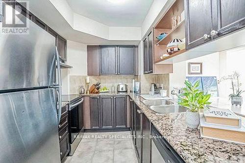 412 - 2365 Central Park Drive, Oakville, ON - Indoor Photo Showing Kitchen With Double Sink With Upgraded Kitchen