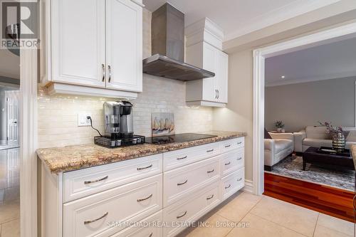 4027 Lookout Court, Mississauga, ON - Indoor Photo Showing Kitchen