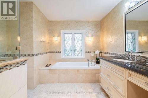 4027 Lookout Court, Mississauga, ON - Indoor Photo Showing Bathroom