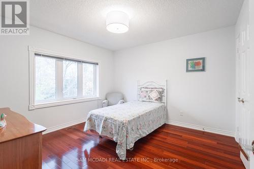 4027 Lookout Court, Mississauga, ON - Indoor Photo Showing Bedroom