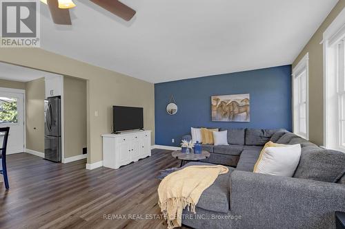 226 Daniel Street, Erin, ON - Indoor Photo Showing Living Room