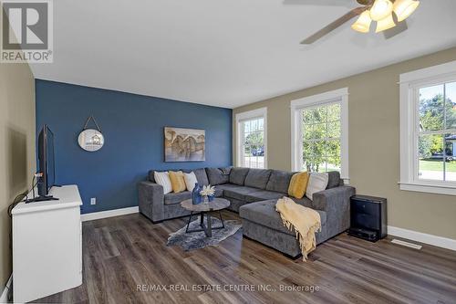 226 Daniel Street, Erin, ON - Indoor Photo Showing Living Room