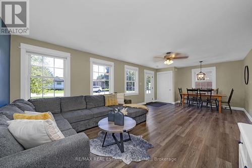 226 Daniel Street, Erin, ON - Indoor Photo Showing Living Room