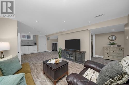 226 Daniel Street, Erin, ON - Indoor Photo Showing Living Room