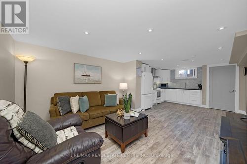 226 Daniel Street, Erin, ON - Indoor Photo Showing Living Room