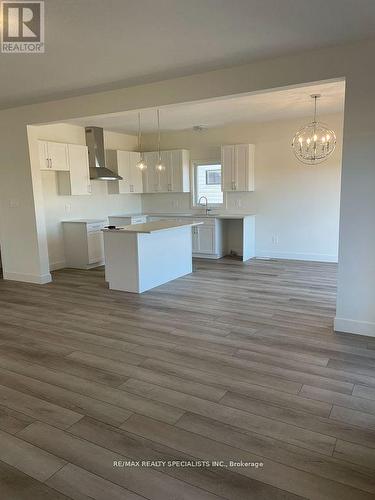 1512 Twillite Blvd Boulevard, London, ON - Indoor Photo Showing Kitchen