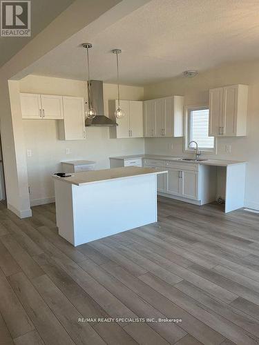 1512 Twillite Blvd Boulevard, London, ON - Indoor Photo Showing Kitchen With Double Sink