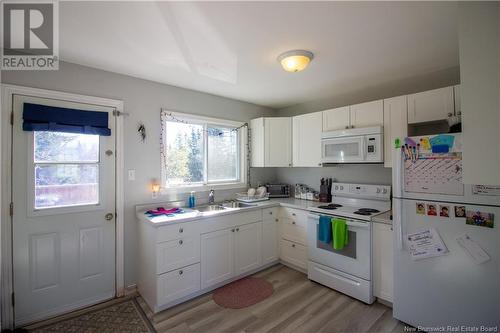 566 Route 111, Willow Grove, NB - Indoor Photo Showing Kitchen