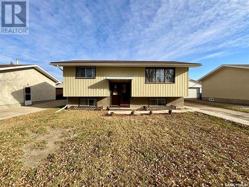 66 Hatton Crescent, Regina, SK - Outdoor