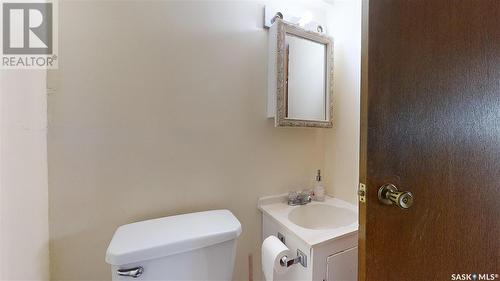 66 Hatton Crescent, Regina, SK - Indoor Photo Showing Bathroom