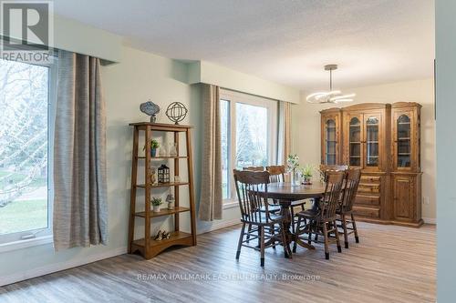 660 Pope Drive, Smith-Ennismore-Lakefield, ON - Indoor Photo Showing Dining Room