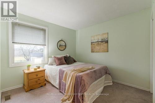 660 Pope Drive, Smith-Ennismore-Lakefield, ON - Indoor Photo Showing Bedroom