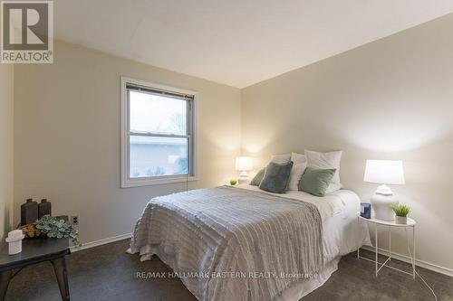 660 Pope Drive, Smith-Ennismore-Lakefield, ON - Indoor Photo Showing Bedroom