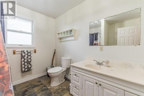 660 Pope Drive, Smith-Ennismore-Lakefield, ON - Indoor Photo Showing Bathroom