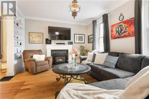 120 Welland Street, Pembroke, ON - Indoor Photo Showing Living Room With Fireplace