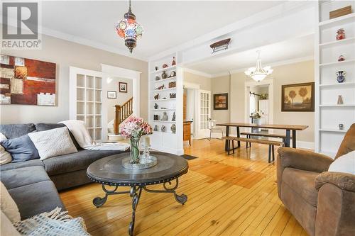 120 Welland Street, Pembroke, ON - Indoor Photo Showing Living Room