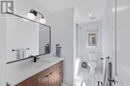 34 Concert Hill Way, East Gwillimbury, ON - Indoor Photo Showing Bathroom