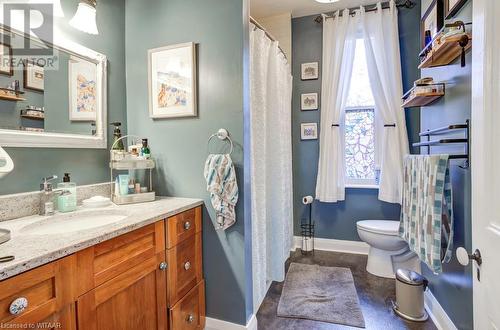 146 Graham Street, Woodstock, ON - Indoor Photo Showing Bathroom