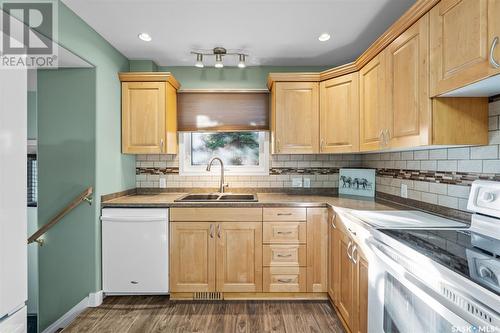 1306 Jackson Avenue, Saskatoon, SK - Indoor Photo Showing Kitchen With Double Sink