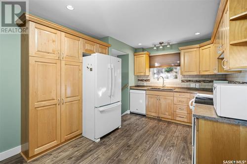 1306 Jackson Avenue, Saskatoon, SK - Indoor Photo Showing Kitchen