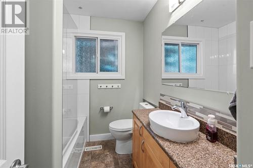 1306 Jackson Avenue, Saskatoon, SK - Indoor Photo Showing Bathroom