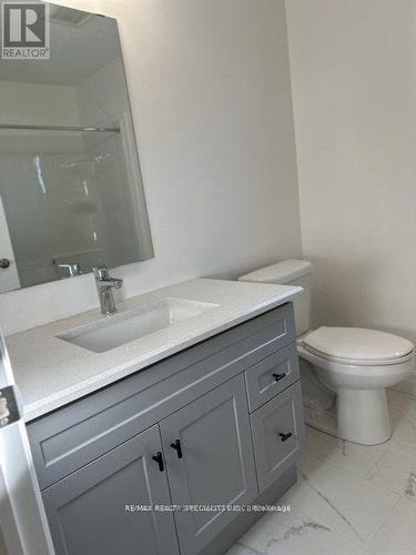 3883 Auckland Avenue, London, ON - Indoor Photo Showing Bathroom