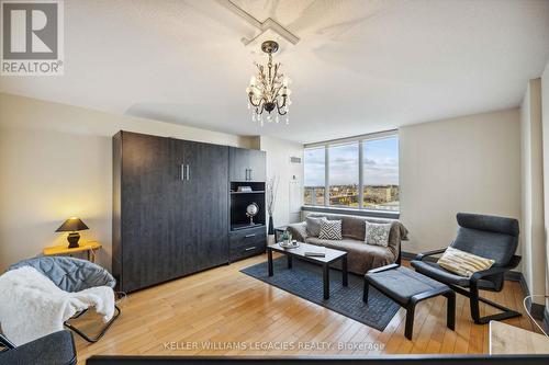 821 - 2737 Keele Street, Toronto, ON - Indoor Photo Showing Living Room