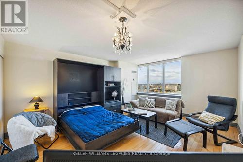 821 - 2737 Keele Street, Toronto, ON - Indoor Photo Showing Living Room