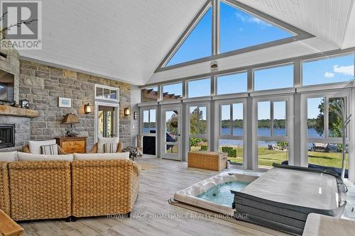 326 Spithead Road W, Frontenac Islands (The Islands), ON - Indoor With Fireplace