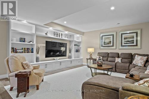 326 Spithead Road W, Frontenac Islands (The Islands), ON - Indoor Photo Showing Living Room