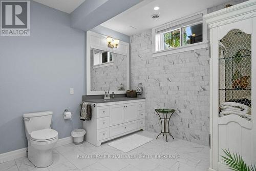 326 Spithead Road W, Frontenac Islands (The Islands), ON - Indoor Photo Showing Bathroom