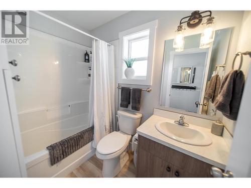 6324 Laurier Avenue Unit# 18, Wardner, BC - Indoor Photo Showing Bathroom