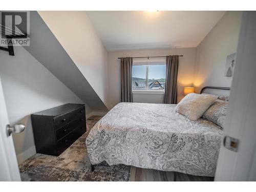 6324 Laurier Avenue Unit# 18, Wardner, BC - Indoor Photo Showing Bedroom