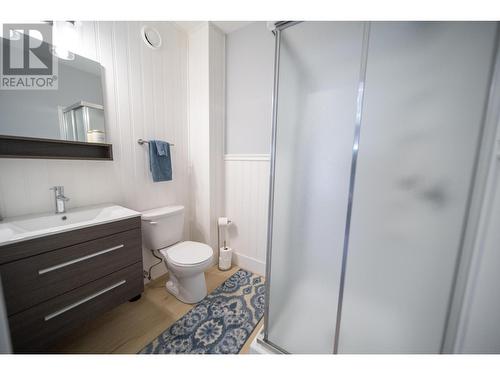 6324 Laurier Avenue Unit# 18, Wardner, BC - Indoor Photo Showing Bathroom