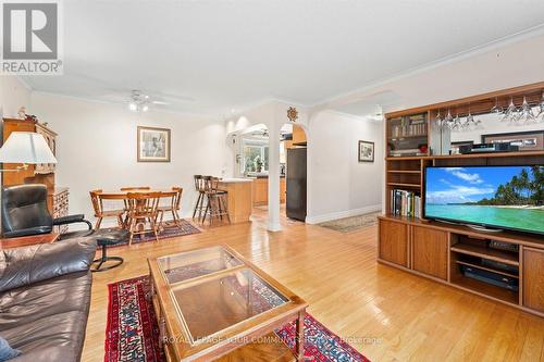 315 Forde Crescent, King, ON - Indoor Photo Showing Living Room