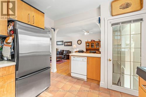 315 Forde Crescent, King, ON - Indoor Photo Showing Kitchen