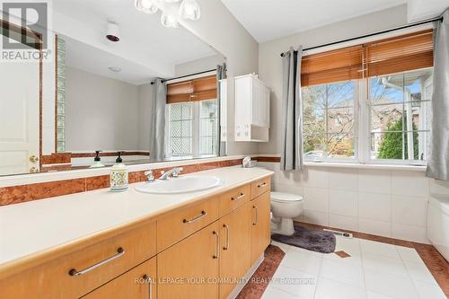 315 Forde Crescent, King, ON - Indoor Photo Showing Bathroom