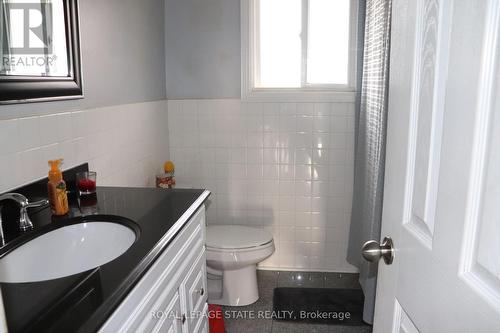 701 Limeridge Road E, Hamilton, ON - Indoor Photo Showing Bathroom