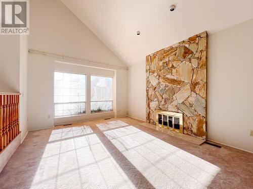 2492 Bendale Road, North Vancouver, BC - Indoor Photo Showing Other Room With Fireplace