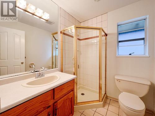 2492 Bendale Road, North Vancouver, BC - Indoor Photo Showing Bathroom